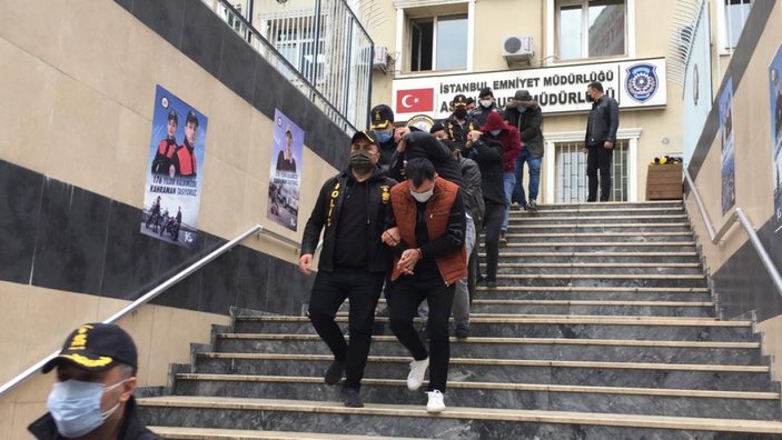 İstanbul'da vurgun yapan 'otomobil' dolandırıcıları yakalandı