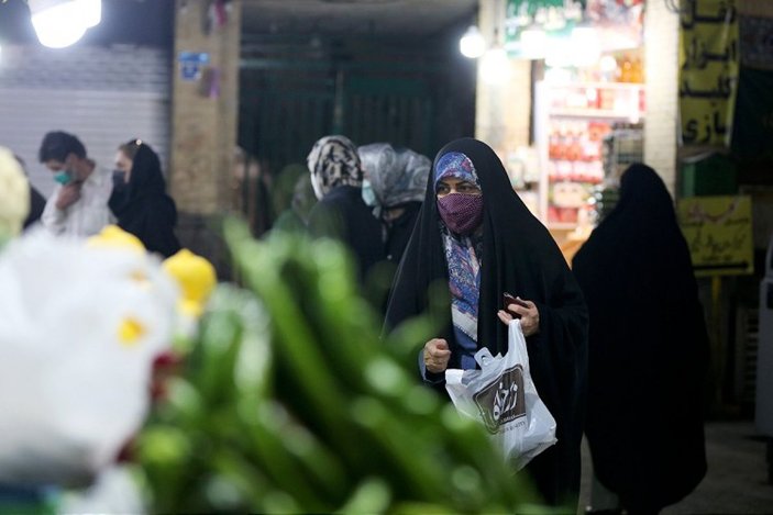 İran, Ramazan'a zor şartlar altında hazırlanıyor