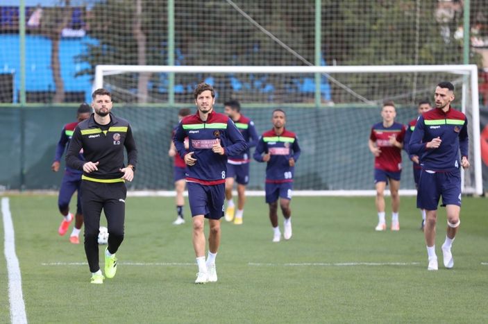 i Alanyaspor'da Salih Uçan sakatlandı