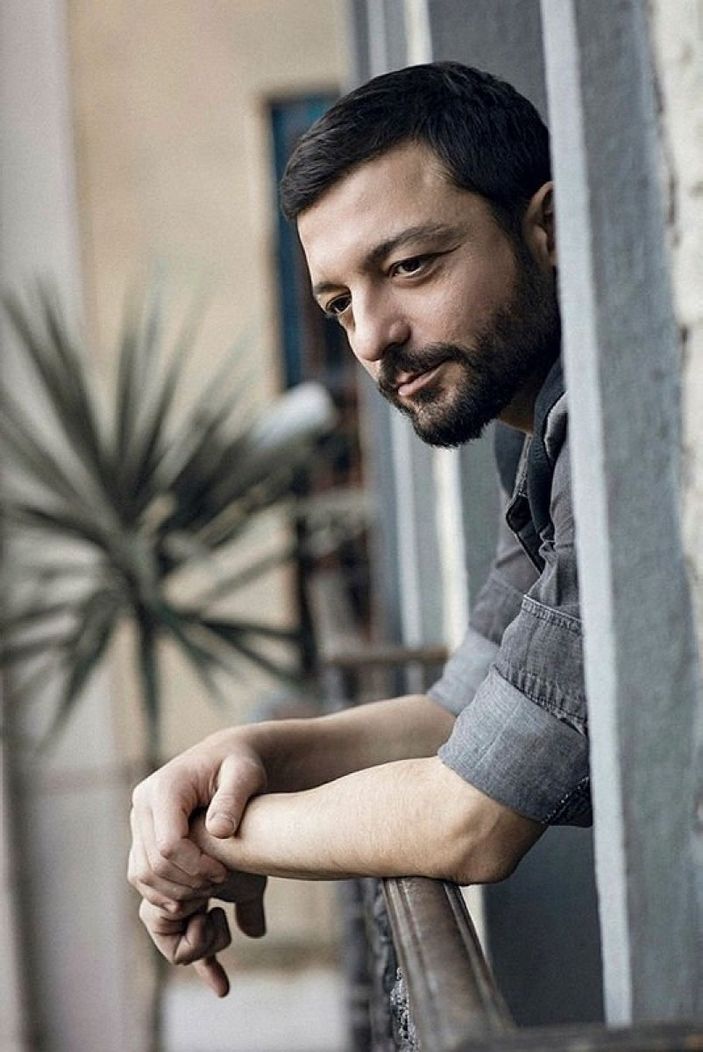 Mehmet Erdem kimdir? Şarkılar Bizi Söyler konuğu Mehmet Erdem kaç yaşında, aslen nereli ve evli mi?
