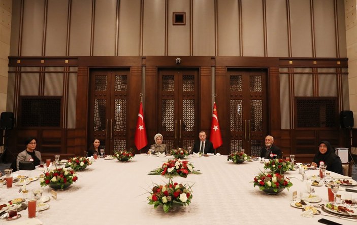 Cumhurbaşkanı Erdoğan, şehit yakınlarıyla iftar yaptı