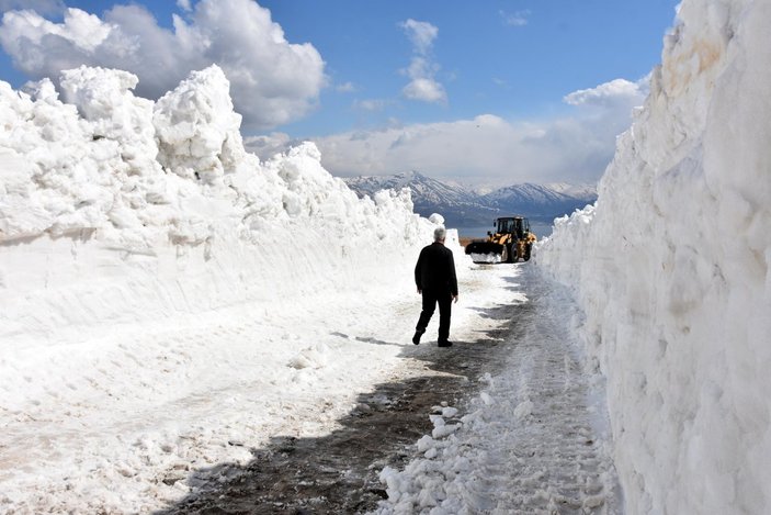 Nemrut Dağı'nda karla mücadele: 3 gün sürecek