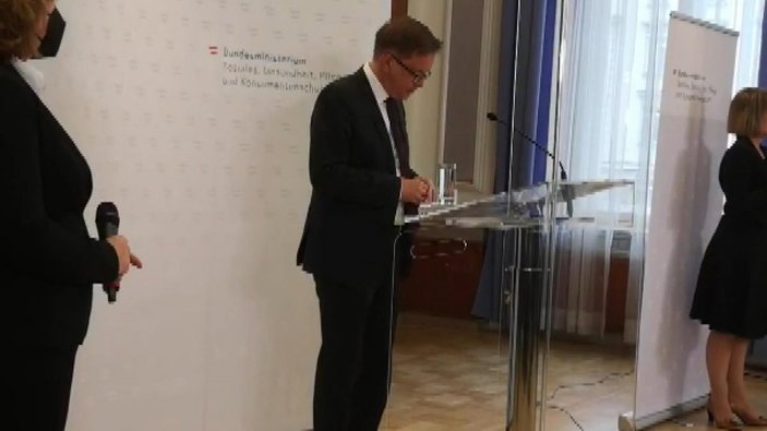 Avusturya Sağlık Bakanı'ndan istifa