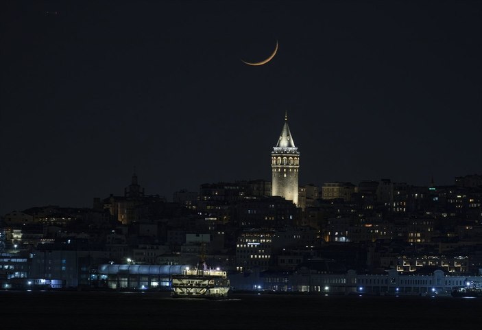 İstanbul'da hilal manzaraları