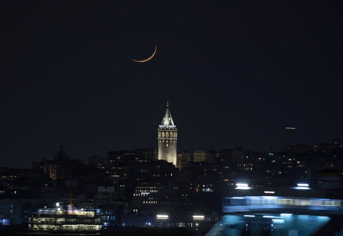 İstanbul'da hilal manzaraları