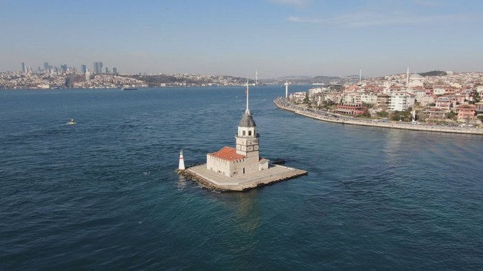 İstanbul Boğazı’nda denizanası istilası