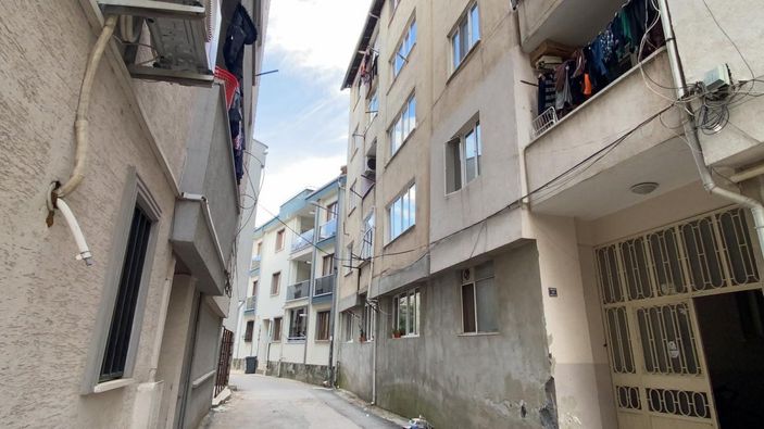 i Bursa'da 5'inci kattan düşen çocuk ağır yaralandı