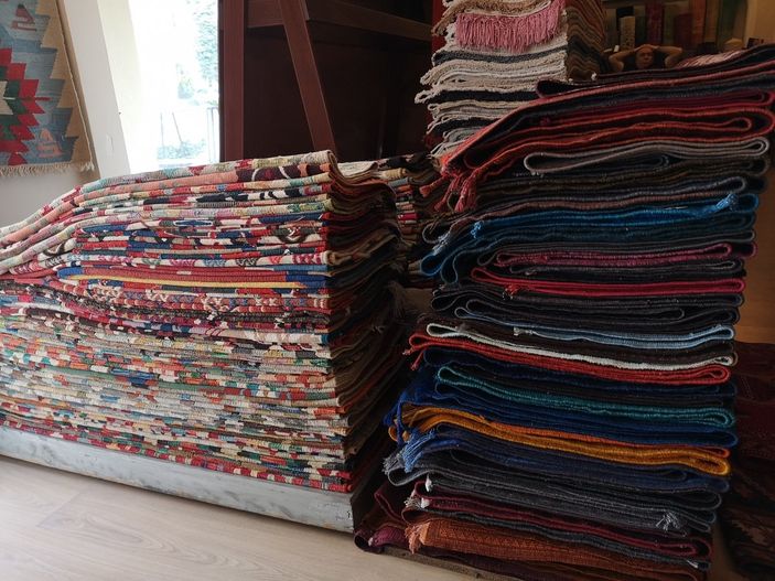 i Kadıköy’de milyonluk halı hırsızlığı