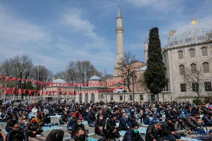 Ayasofya Camii'nde Ramazan-ı Şerif'in ilk cuması kılındı