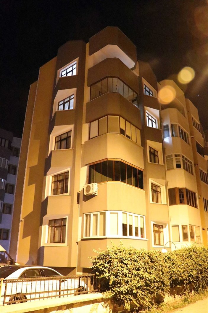 Karabük'te 5 katlı apartman karantinaya alındı