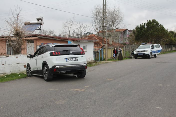 i Sinop’ta cip bahçe duvarına çarptı