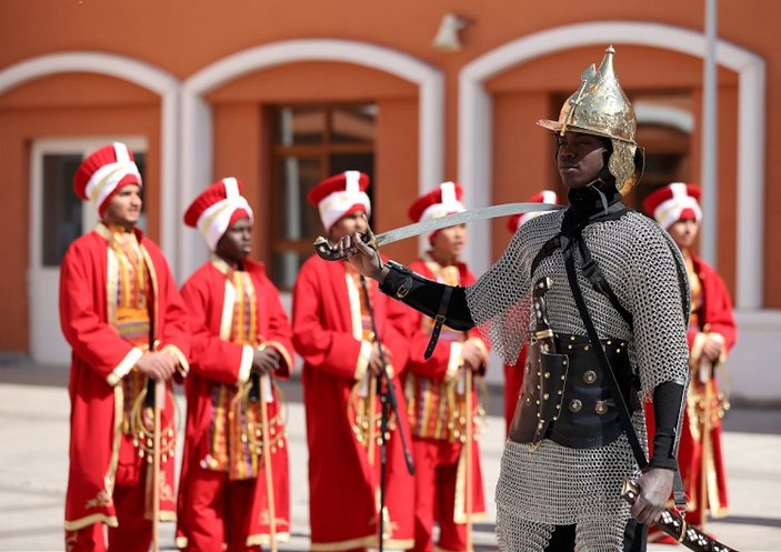 Bursa'daki eğitim gören 25 farklı ülkeden 33 öğrenciyle mehter takımı kuruldu