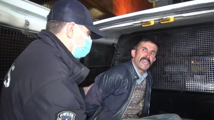 i Bursa'da Ulu Cami'ye balyozlu saldırı