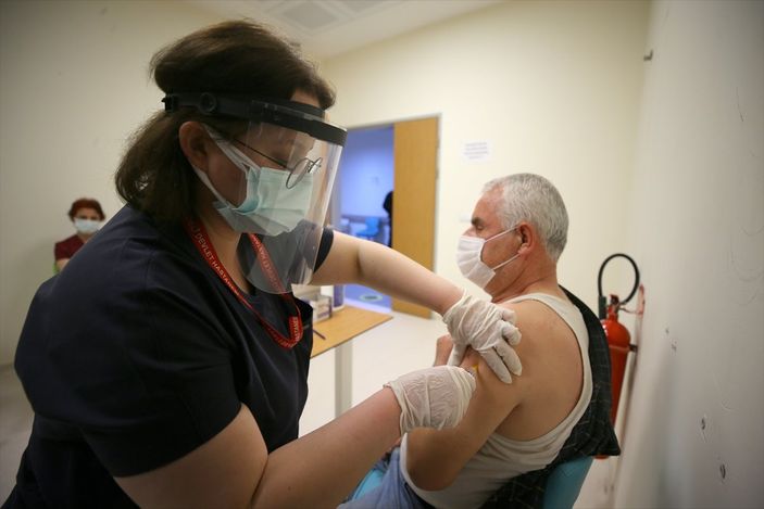 İftar sonrası aşılama çalışmaları yurt genelinde devam ediyor