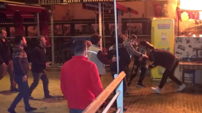 Bursa'da antikacı dükkanındaki yangın sırasında kavga çıktı