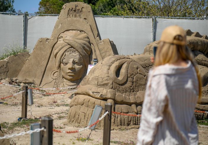 Kum heykeller Antalya'ya turist çekiyor