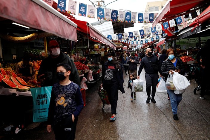 İsrail'de açık havada maske zorunluluğu kaldırıldı