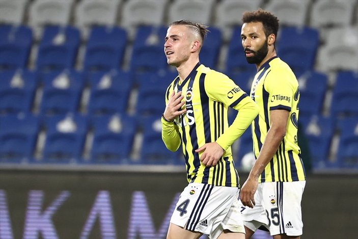 Fenerbahçe, deplasmanda Başakşehir'i 2 golle mağlup etti