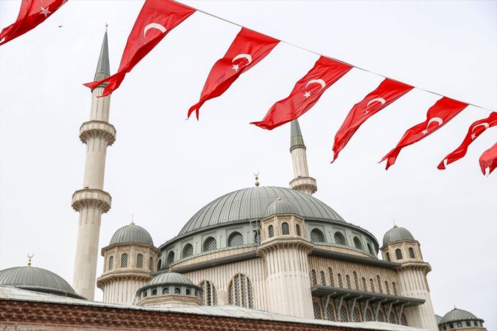 a Taksim Camii