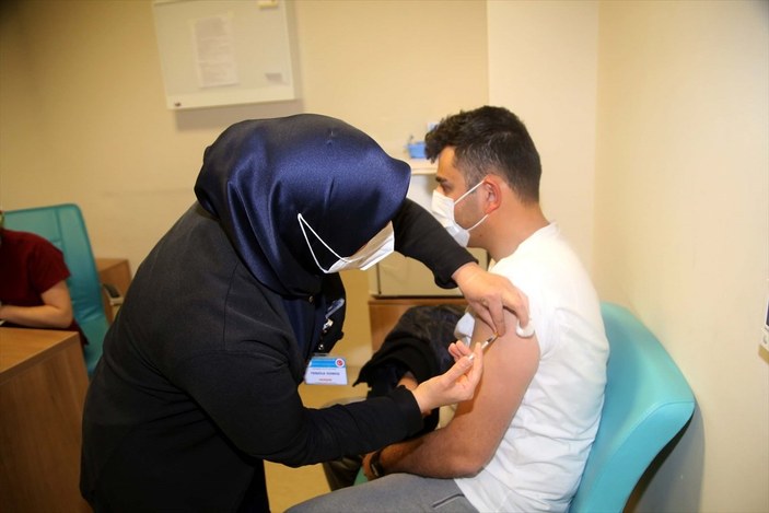 Türkiye'de uygulanan toplam aşı miktarı 20 milyonu geçti