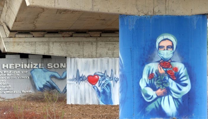 Ankara'da sağlık çalışanları için bulvarlara grafiti