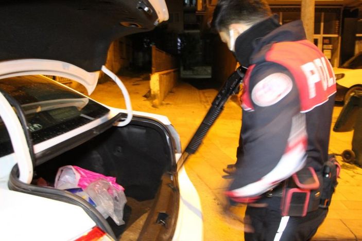 i Denizli'de asker kaçağı gençlerin akşam kaçamağı pahalıya patladı