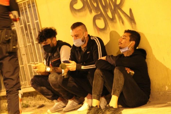 i Denizli'de asker kaçağı gençlerin akşam kaçamağı pahalıya patladı