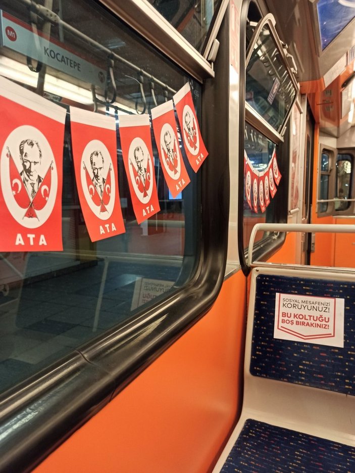 İBB'den, metrolara Atatürk bayrakları