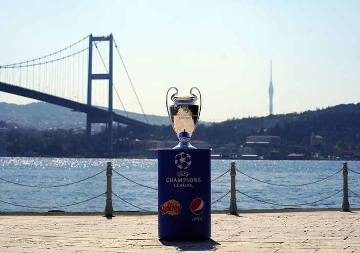 Şampiyonlar Ligi Kupası, İstanbul Boğazı’nda