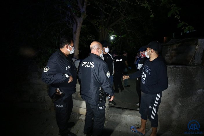 Adana'da bir kişi tartıştığı babası ve ağabeyini bıçaklayarak öldürdü