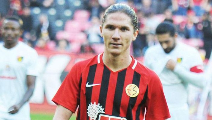 Mehmet Özcan Eskişehirspor ile sözleşmesini feshetti