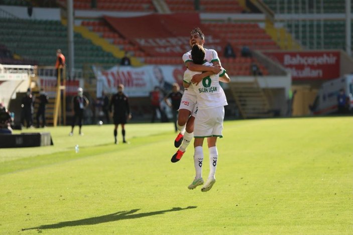 Alanyaspor evinde Gaziantep'i 3 golle mağlup etti