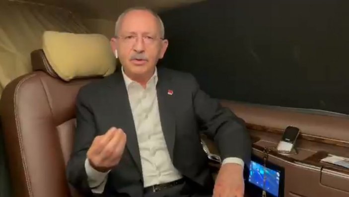Kemal Kılıçdaroğlu'nun airpods kulaklık ve tespihle pozu