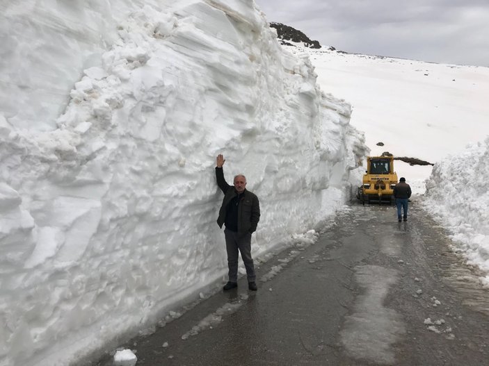 Bayburt’ta kar kalınlığı yer yer 5 metreyi buldu