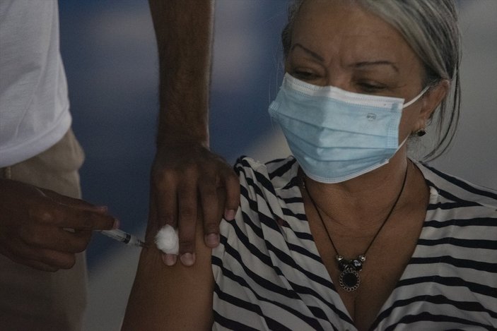 Brezilya'da son 24 saatte 3 bin 472 kişi koronavirüsten öldü