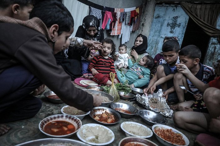 Gazze'de Ramazan ayının ikinci cuma namazı