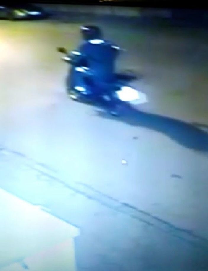 i Eskişehir’de motosikleti çalmaya kaskıyla geldi