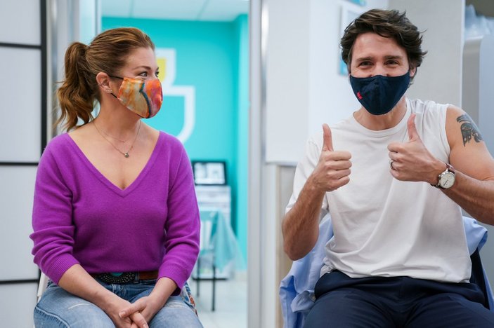 Justin Trudeau ve eşi AstraZeneca aşısı yaptırdı