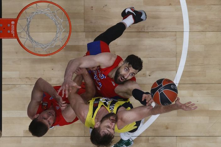 Fenerbahçe, Euroleague'de 2-0 geriye düştü
