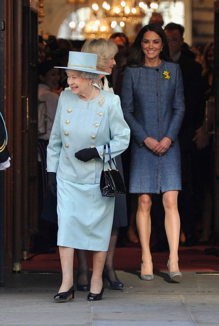 İngiltere Kraliçesi Kate Middleton olsun önerisi