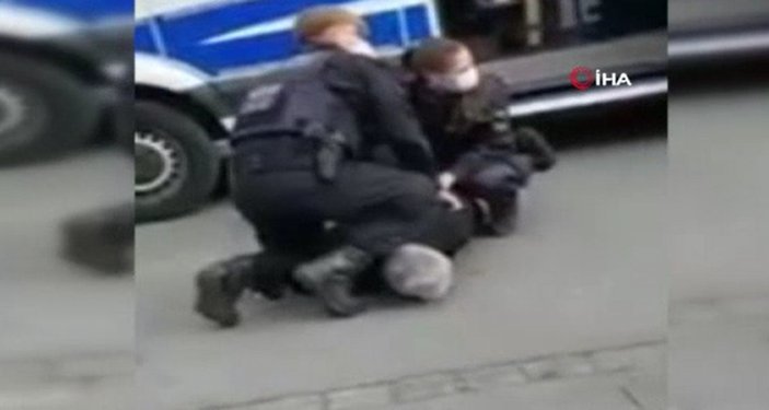 Alman polisinden Türk vatandaşa ‘George Floyd’ müdahalesi