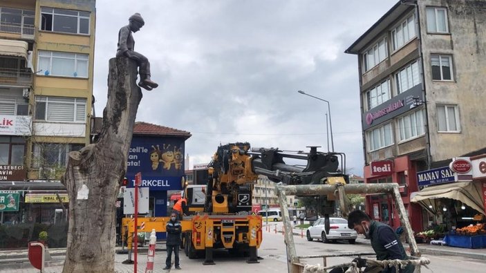 CHP’li Gemlik Belediyesi’nden Keloğlan heykeli