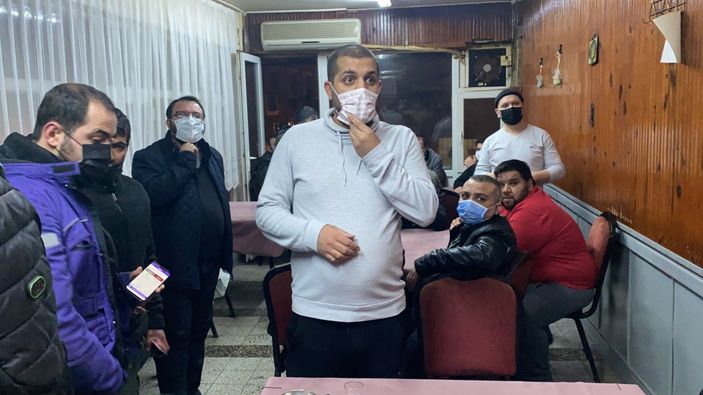 i Beyoğlu polisinden kıraathaneye baskın