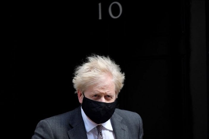 Boris Johnson, karantina yerine cesetlerin yığılmasını tercih etti iddiası