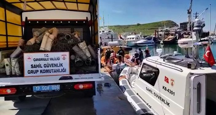 a Çanakkale'de deniz dibinden 757 ahtapot tuzağı çıkarıldı