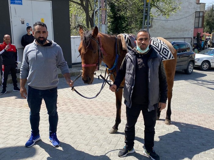 Zonguldak'ta 15 bin TL değerindeki atını arkadaşına hediye etti