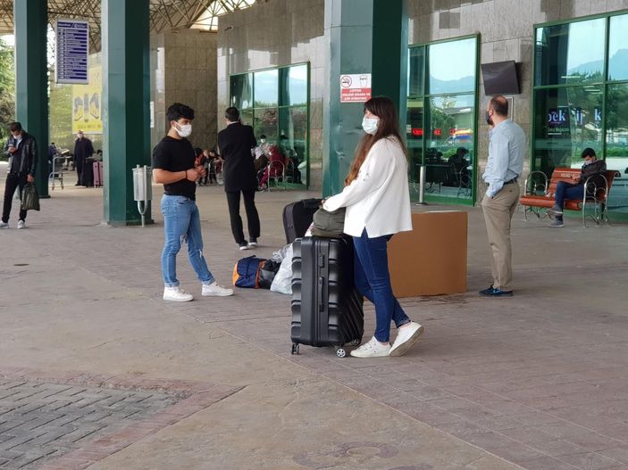 İzmit'te otogarlarda yoğunluk yaşanıyor