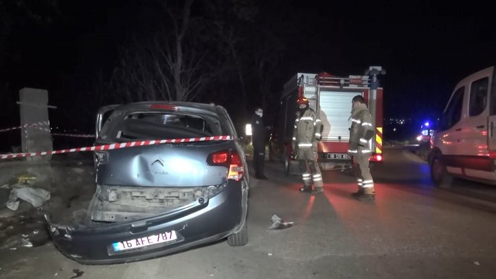 Bursa’da hızını alamadı, köprüye çarptı: 3 ağır yaralı