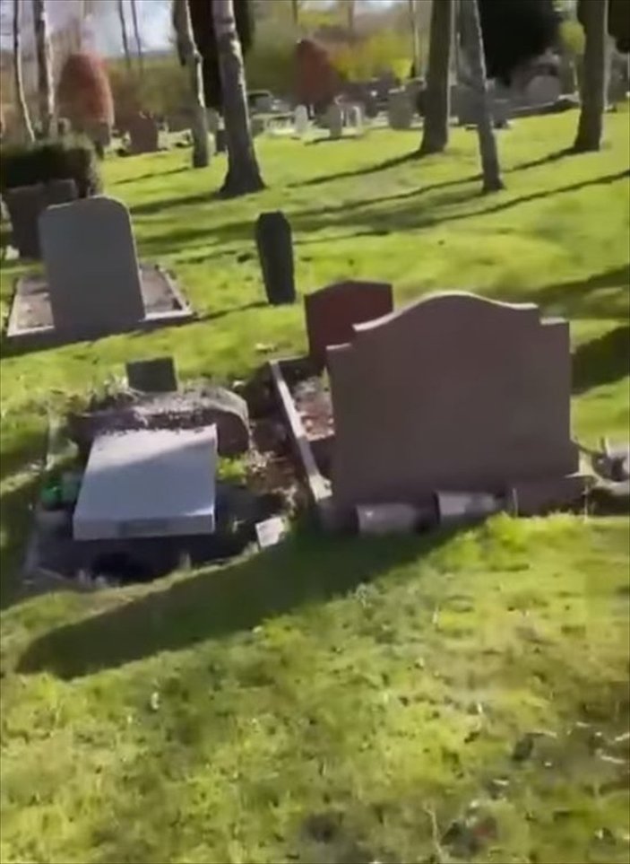 İsveç’te, Müslüman mezarlarına zarar verildi
