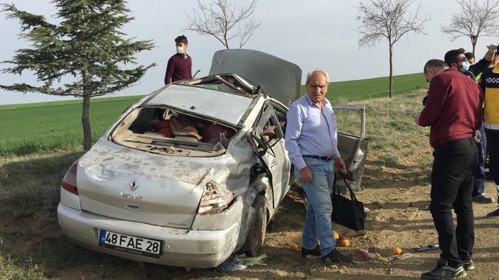 Konya'da hurdaya dönen araçtaki yaşlı çiftin mucize kurtuluşu